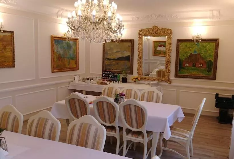 هتل Dworek Wola Ociecka