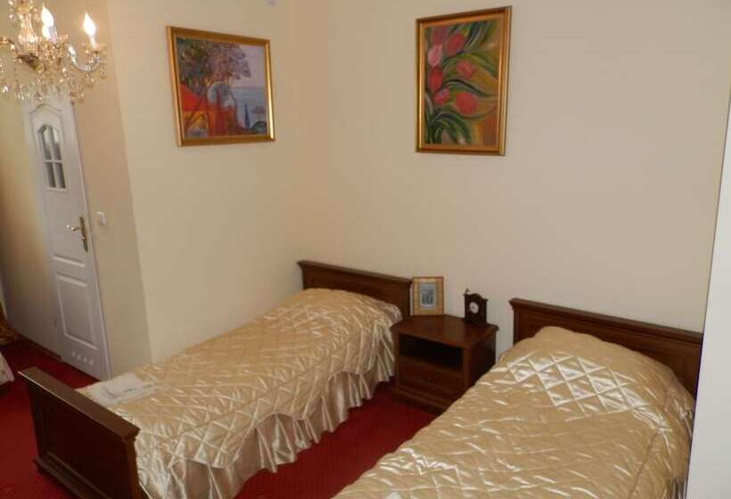 فندق Dworek Wola Ociecka