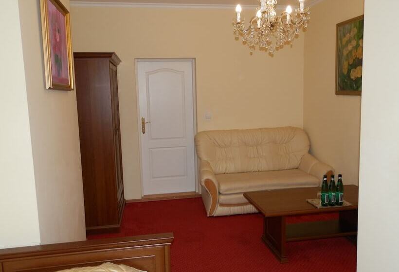 فندق Dworek Wola Ociecka