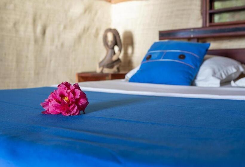 هتل Floraly Komba