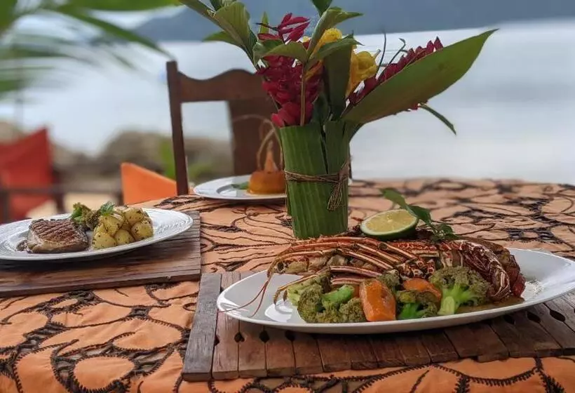 هتل Floraly Komba