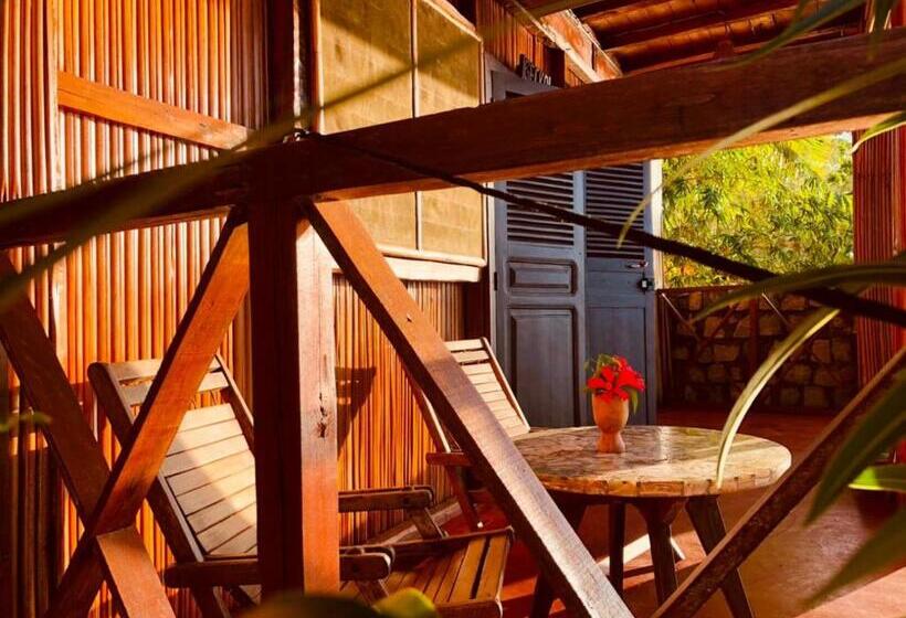 هتل Floraly Komba