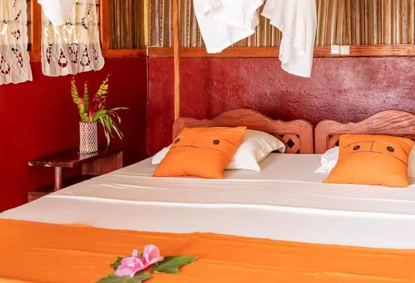 هتل Floraly Komba