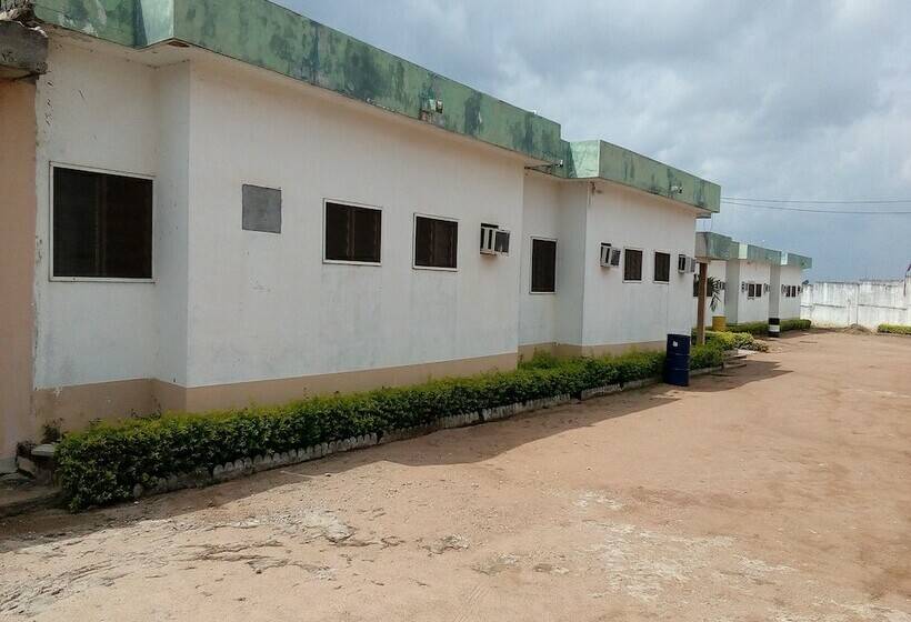 Отель Hôtel Le Paradis   Adults Only