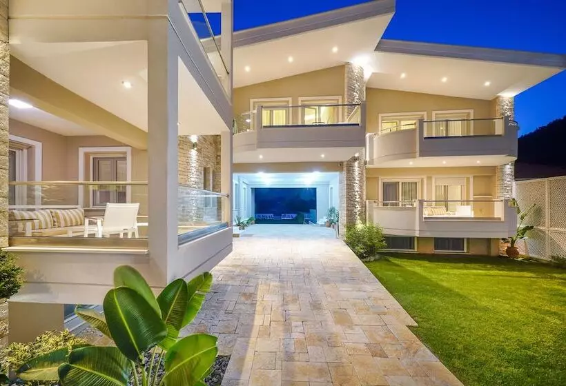 Hotelli Lobelia Luxury Suites