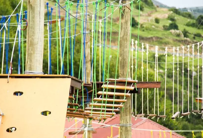 هتل Satellite Holiday Resort