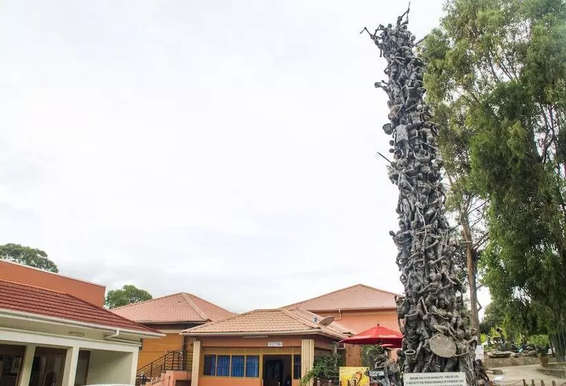 هتل Satellite Holiday Resort