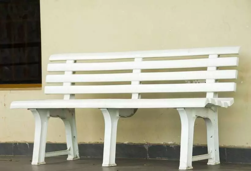 هتل Satellite Holiday Resort