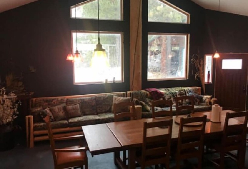 酒店 The Last Resort Lodge