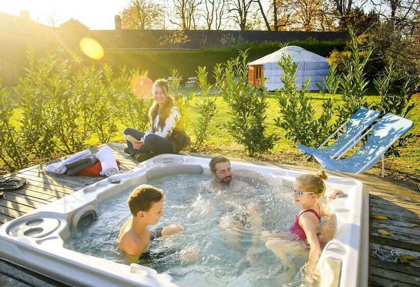 فندق Le Village Des Templiers