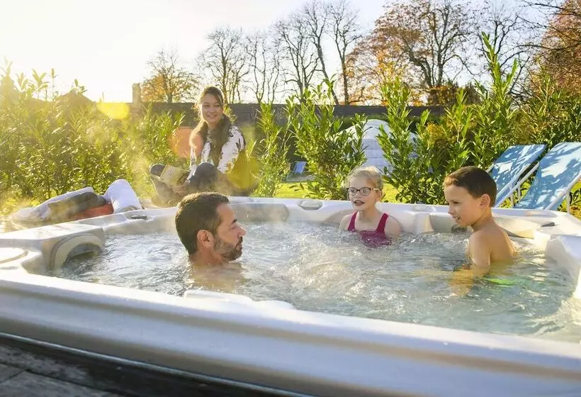 ホテル Le Village Des Templiers