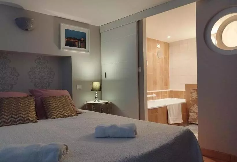 ペンション Entre Vignes Et Dentelles