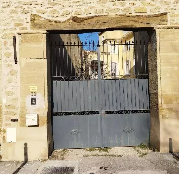 ペンション Entre Vignes Et Dentelles