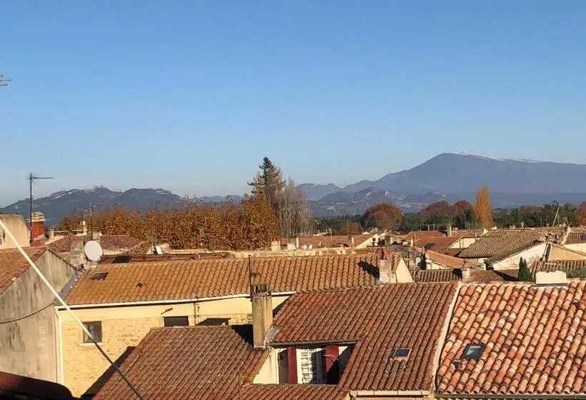 ペンション Entre Vignes Et Dentelles