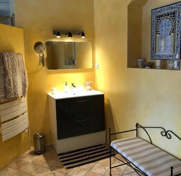 膳宿费 Entre Vignes Et Dentelles