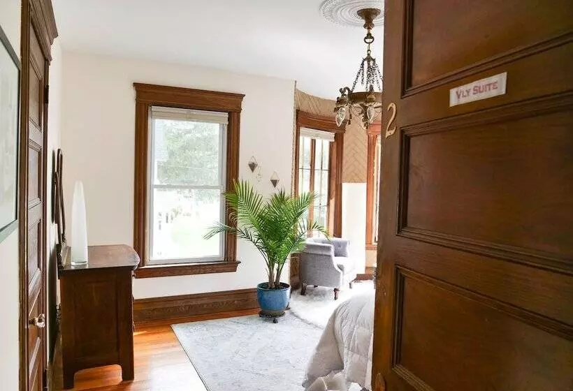 Majatalo Shadowcrest