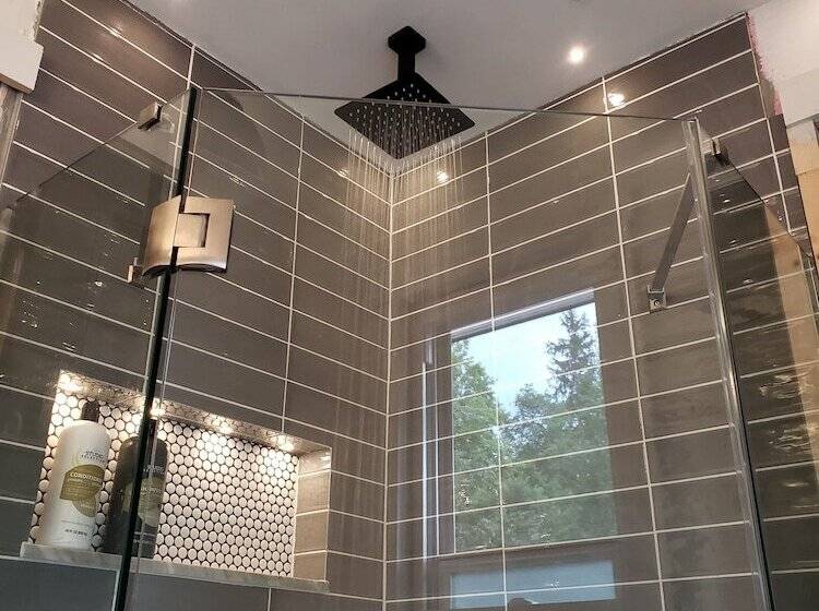 פנסיון Shadowcrest