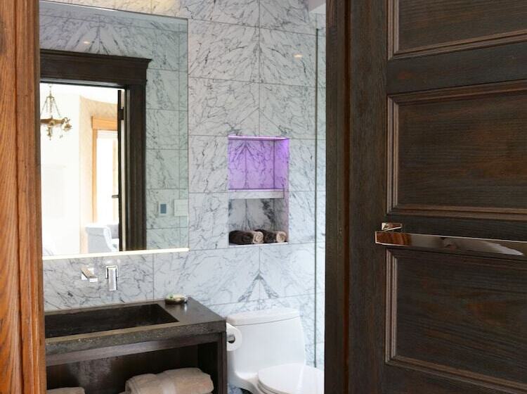 פנסיון Shadowcrest