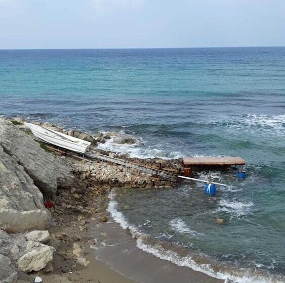 펜션 Theresa Hotel At Karpaz Peninsula