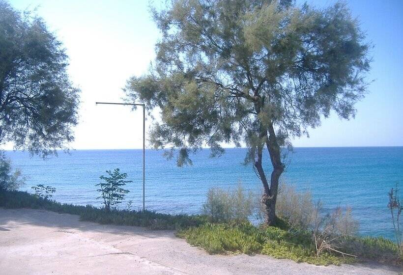 펜션 Theresa Hotel At Karpaz Peninsula