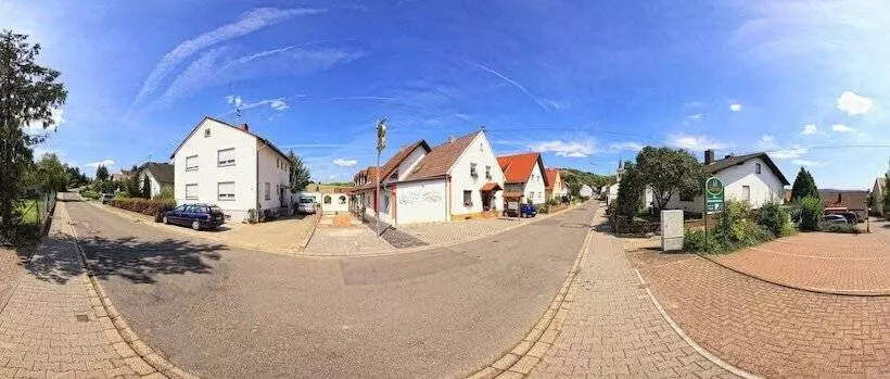 Majatalo Zur Rotenfelsstube