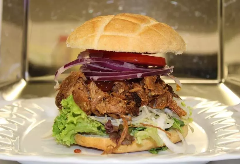 Majatalo Zur Rotenfelsstube