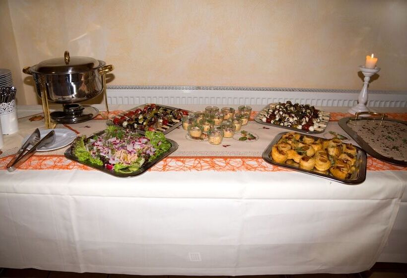 פנסיון Zur Rotenfelsstube