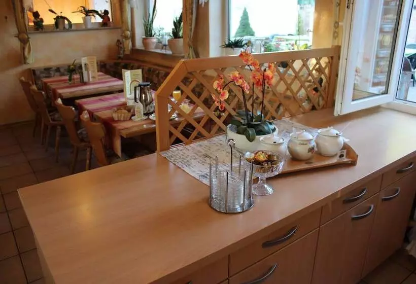 Majatalo Zur Rotenfelsstube