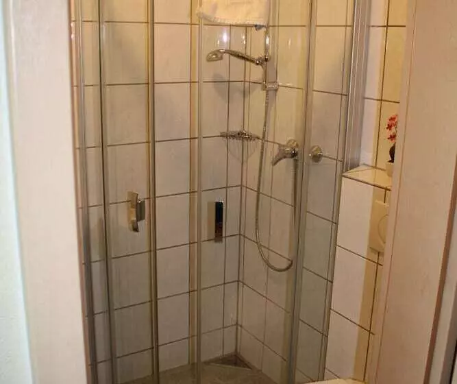 Majatalo Zur Rotenfelsstube