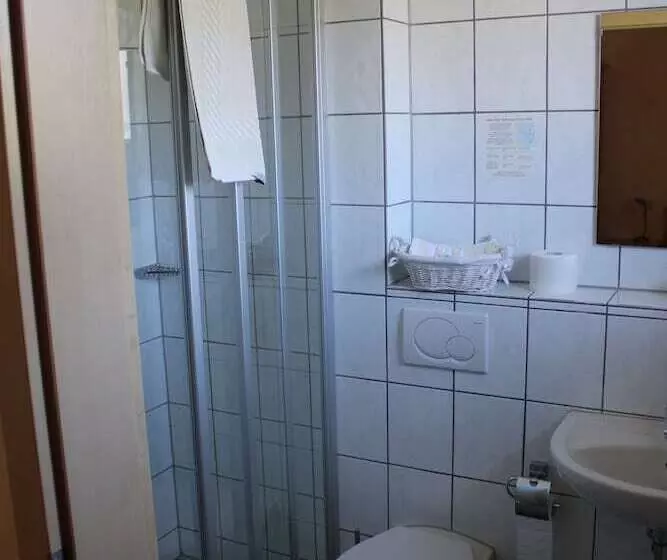 Majatalo Zur Rotenfelsstube