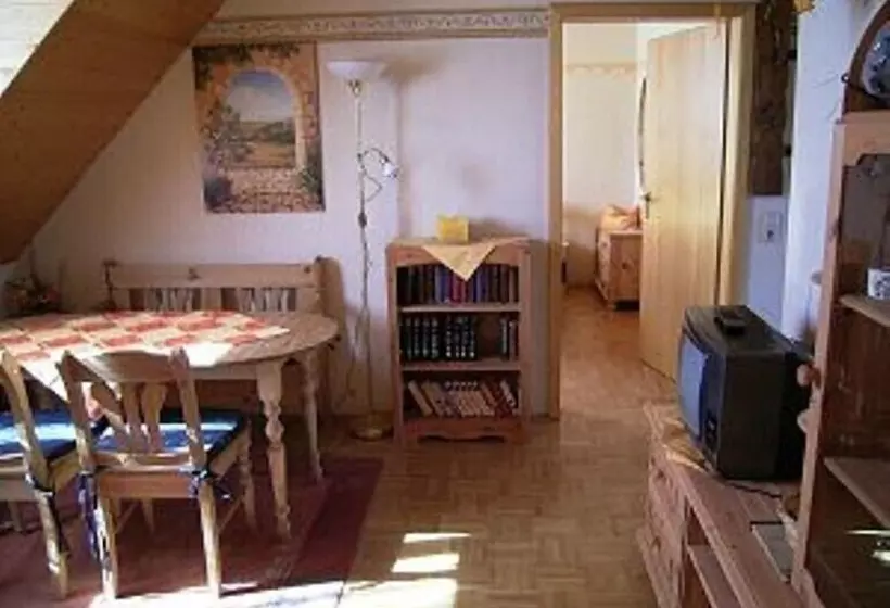 Majatalo Zur Rotenfelsstube