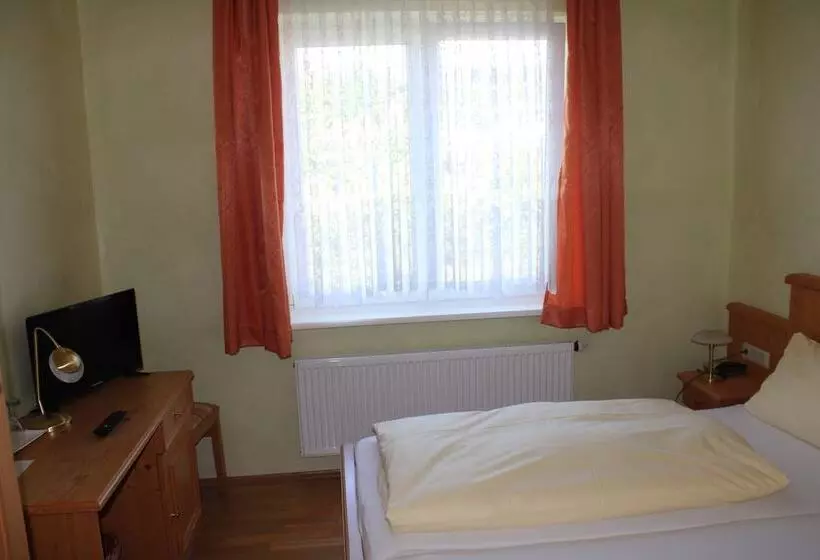 Majatalo Zur Rotenfelsstube