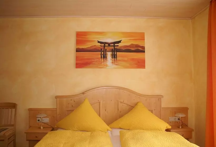 Majatalo Zur Rotenfelsstube