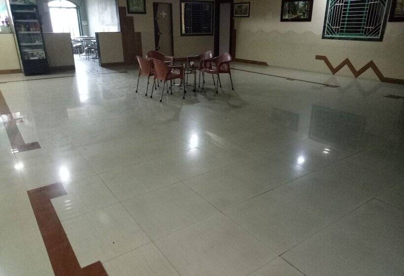 Royal Guest House   Hostel