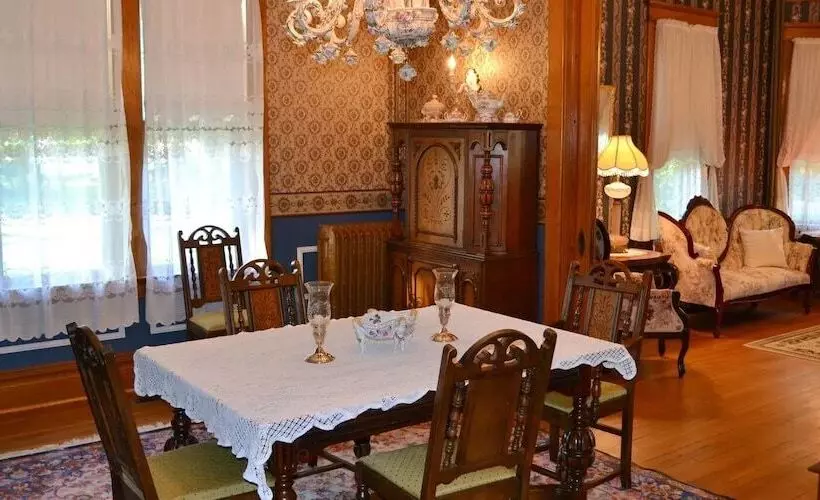 The Conner House B&b