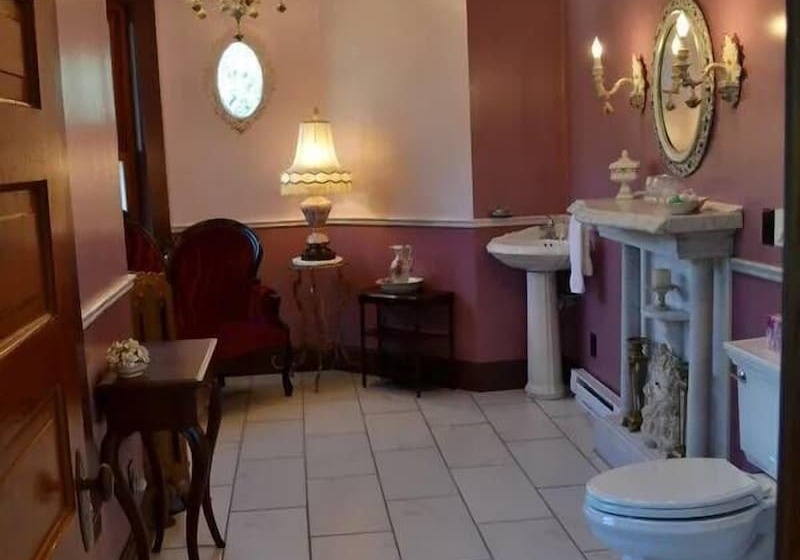 The Conner House B&b