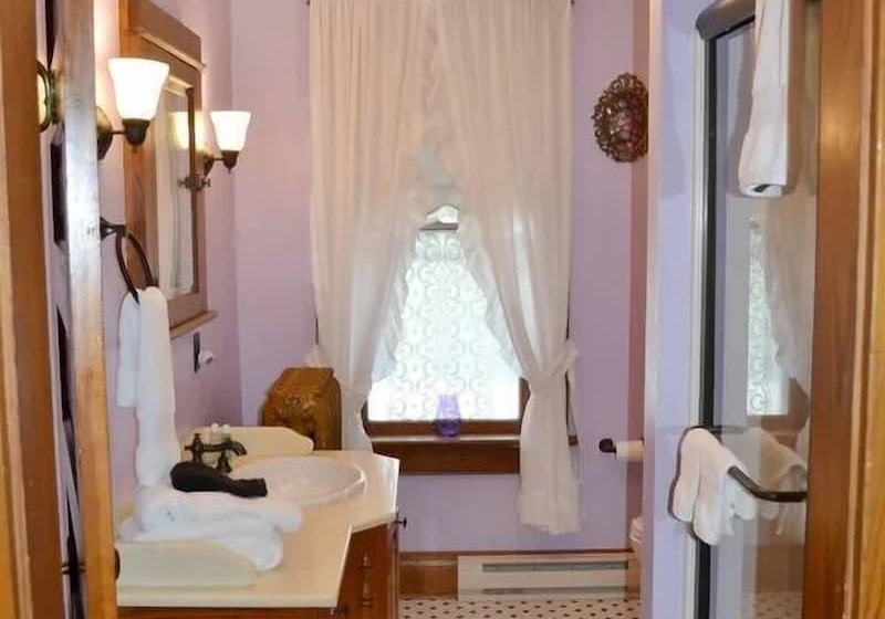 The Conner House B&b