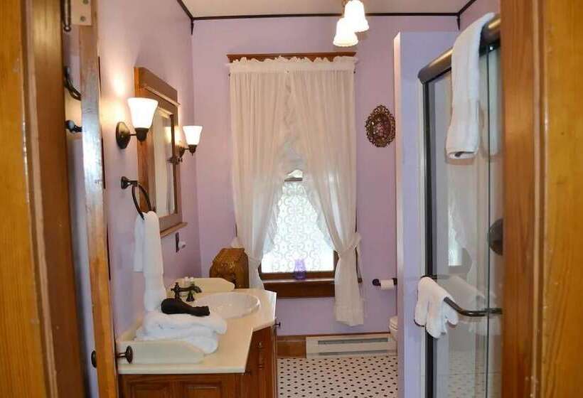 The Conner House B&b