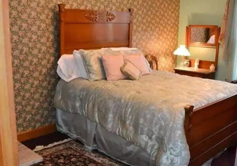 The Conner House B&b