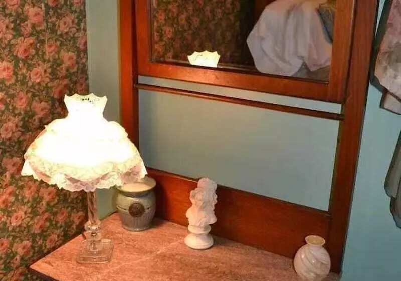 The Conner House B&b