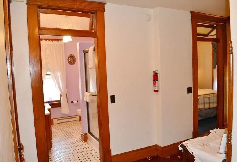 The Conner House B&b