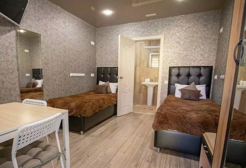 Auberge Guest House Piter