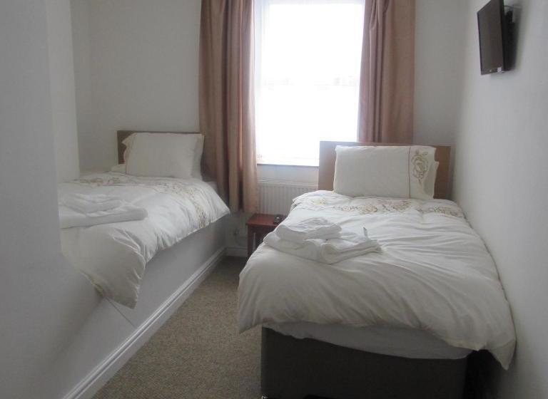 ベッドアンドブレックファースト Lord Nelson