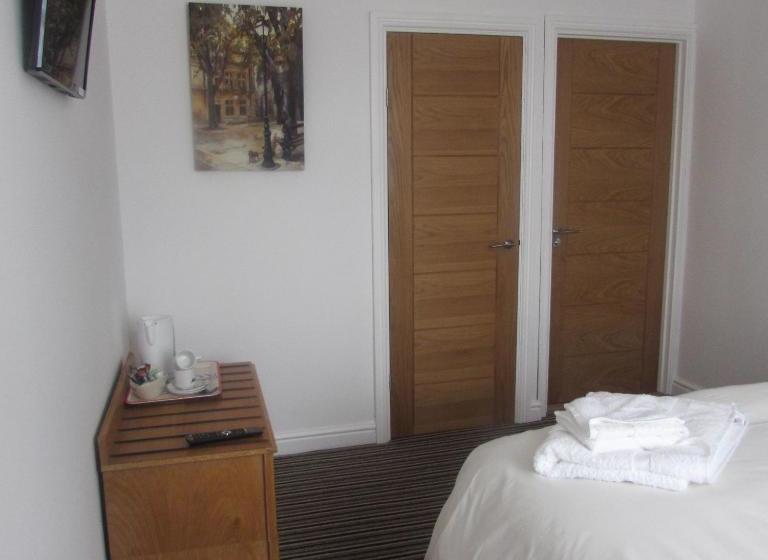 ベッドアンドブレックファースト Lord Nelson