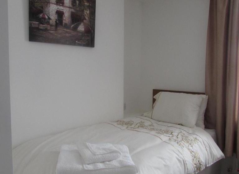 ベッドアンドブレックファースト Lord Nelson