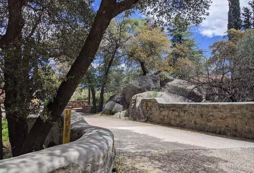 Maaseutuhotelli El Rancho Robles