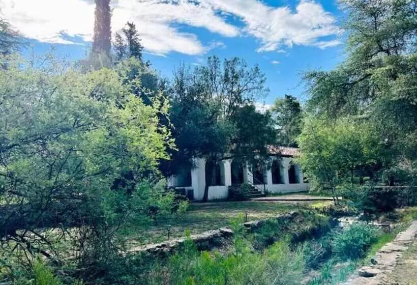 Maaseutuhotelli El Rancho Robles