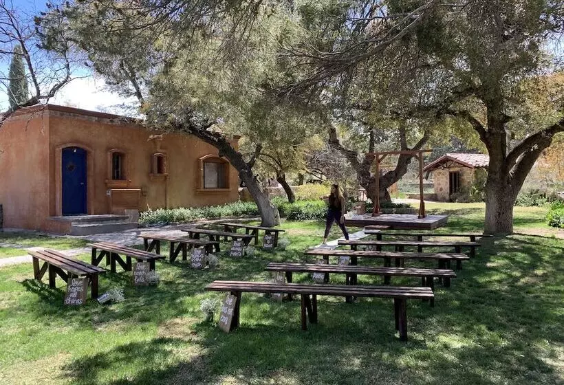 Maaseutuhotelli El Rancho Robles