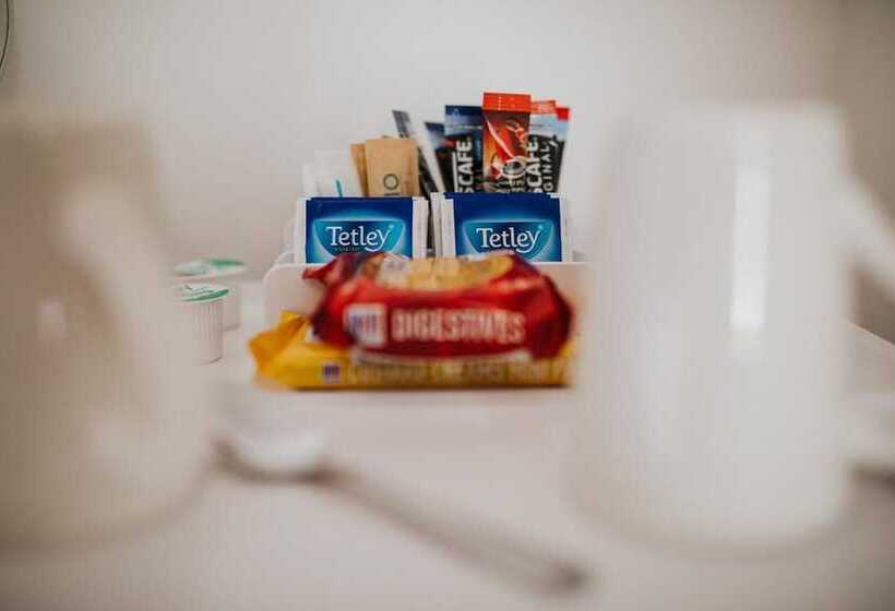 Отель The Stratton House