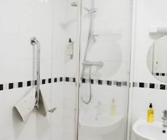 Отель The Stratton House